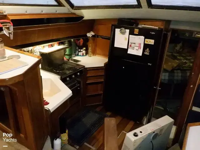 Sea Ray 440 Aft Cabin