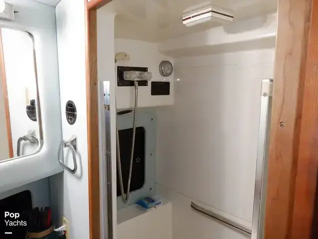 Sea Ray 440 Aft Cabin