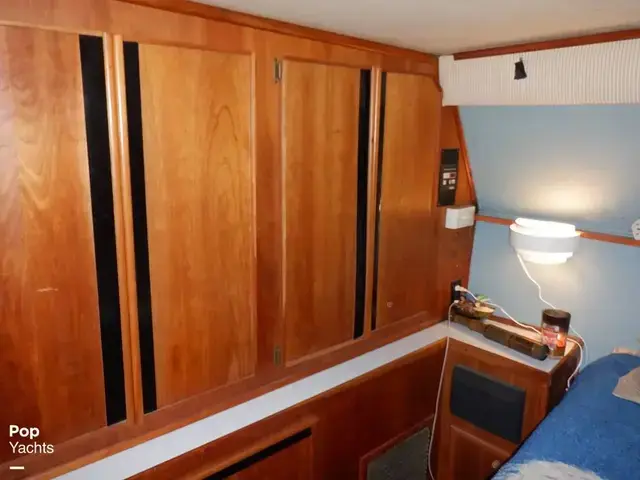 Sea Ray 440 Aft Cabin