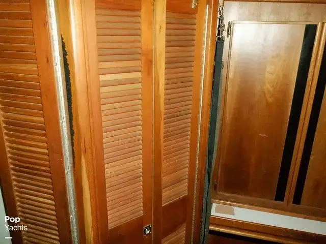 Sea Ray 440 Aft Cabin