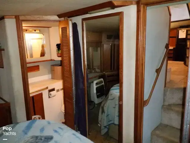 Sea Ray 440 Aft Cabin