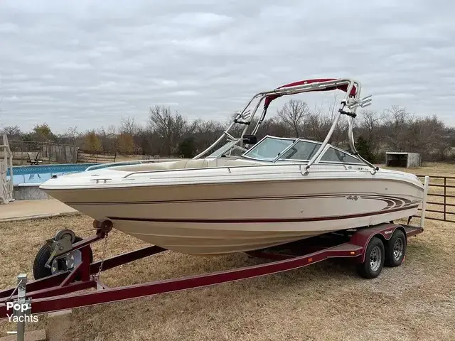 Sea Ray 230 Signature