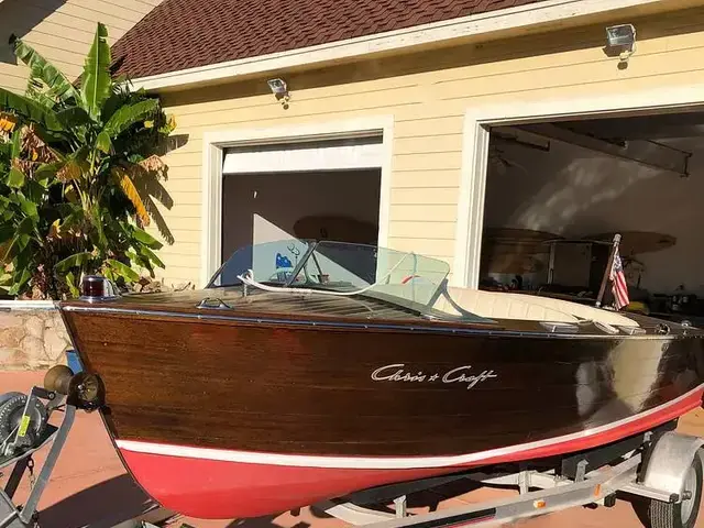 Chris Craft Runabout 17