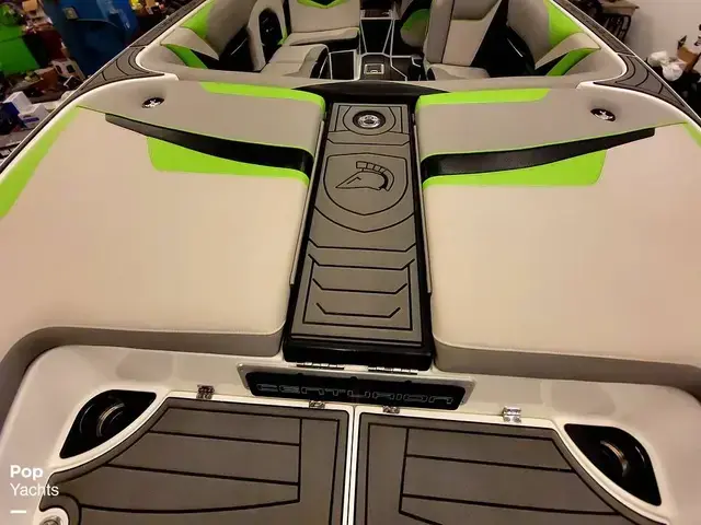 Centurion Boats Ri237