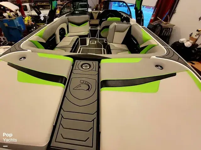 Centurion Boats Ri237