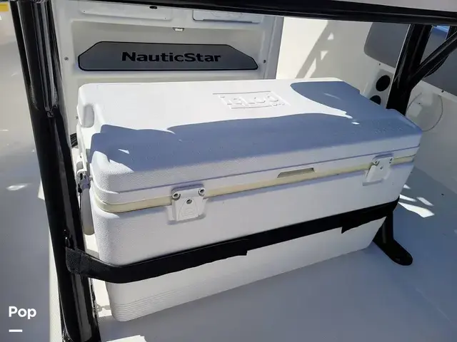 Nauticstar 2102 Legacy