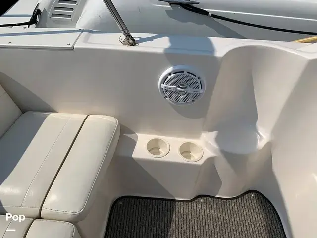 Rinker 270 Fiesta Vee