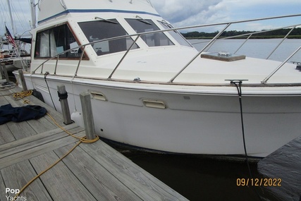 Egg Harbor 33' Sedan