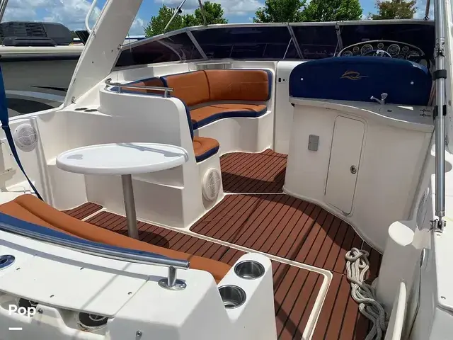 Rinker 310 Fiesta Vee