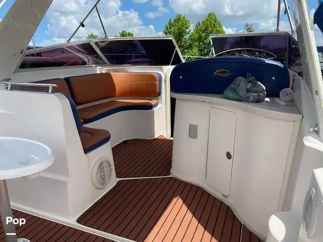 Rinker 310 Fiesta Vee