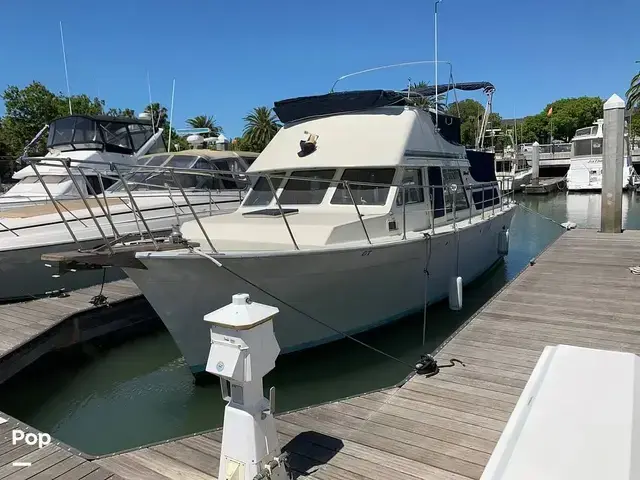 Tollycraft 34 Tri Cabin