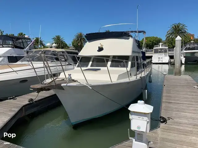 Tollycraft 34 Tri Cabin