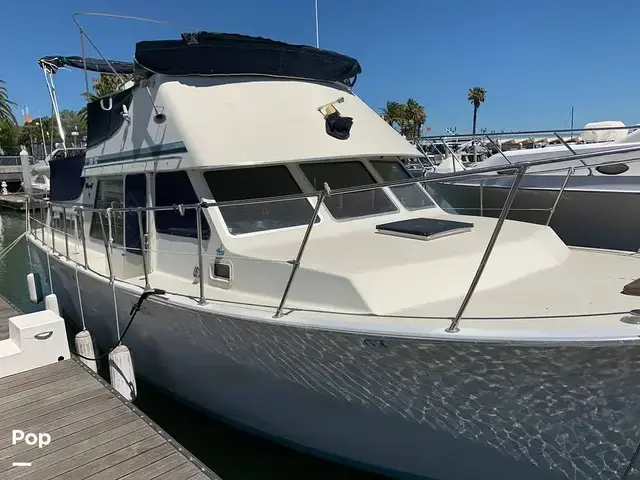 Tollycraft 34 Tri Cabin