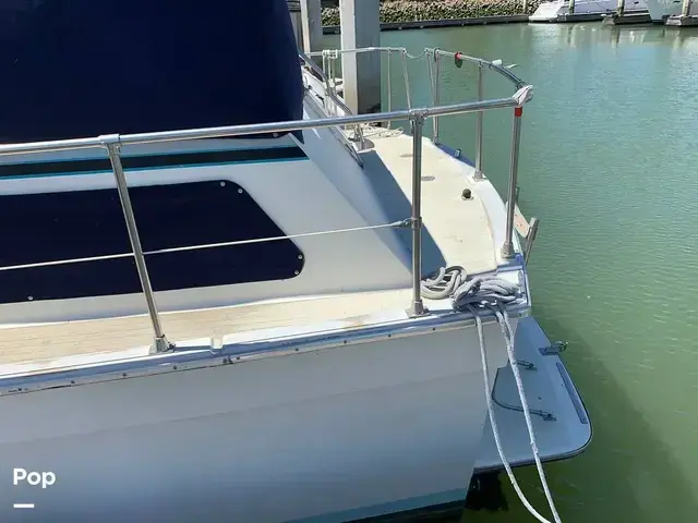 Tollycraft 34 Tri Cabin