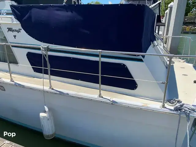 Tollycraft 34 Tri Cabin