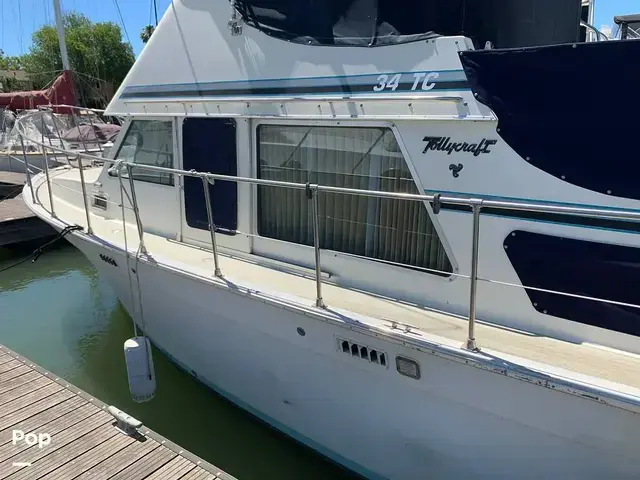 Tollycraft 34 Tri Cabin