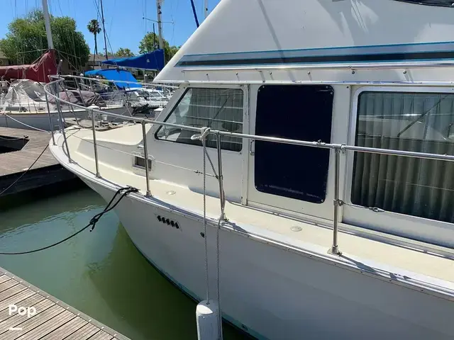 Tollycraft 34 Tri Cabin