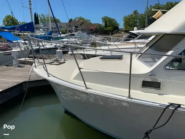 Tollycraft 34 Tri Cabin