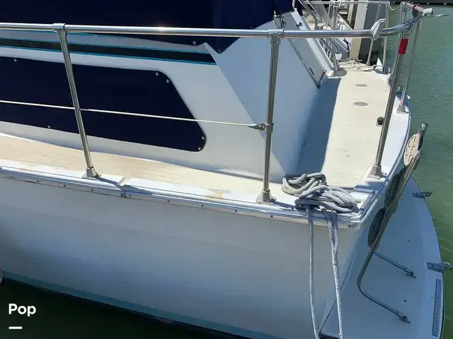 Tollycraft 34 Tri Cabin