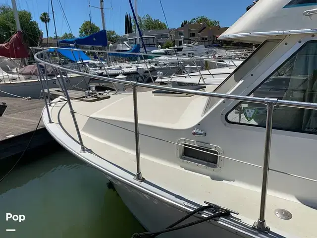 Tollycraft 34 Tri Cabin