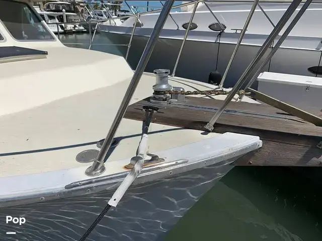 Tollycraft 34 Tri Cabin