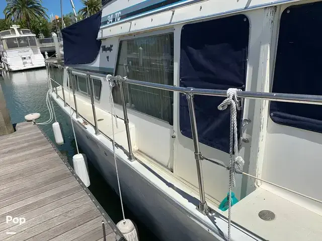 Tollycraft 34 Tri Cabin