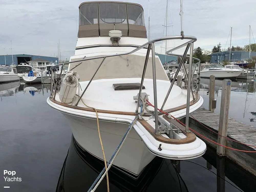 1985 Egg Harbor 33 sport fisher