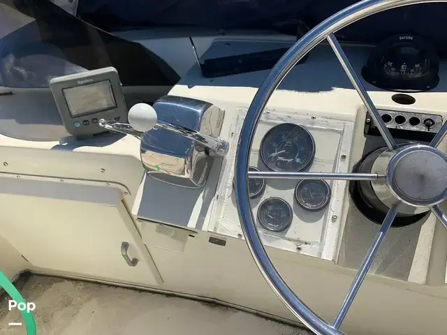 Tollycraft 34 Tri Cabin