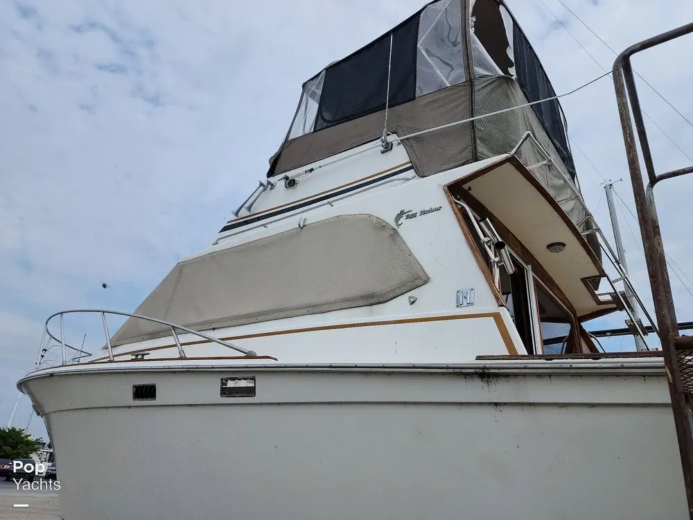 1985 Egg Harbor 33 sport fisher