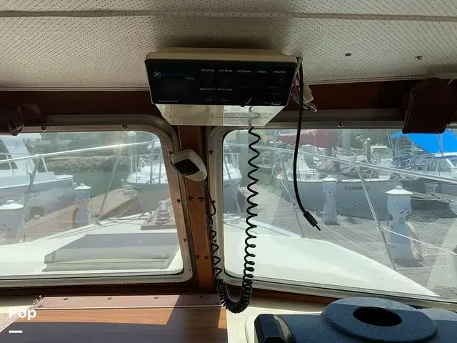 Tollycraft 34 Tri Cabin