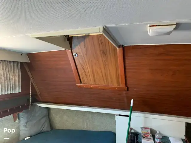 Tollycraft 34 Tri Cabin