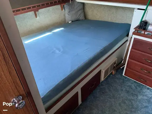 Tollycraft 34 Tri Cabin