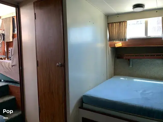 Tollycraft 34 Tri Cabin