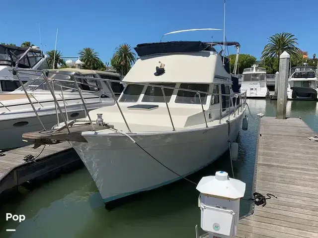 Tollycraft 34 Tri Cabin