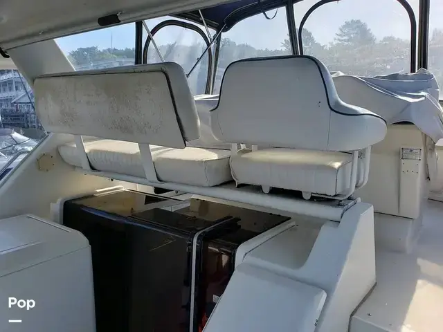 Carver 355 Aft Cabin