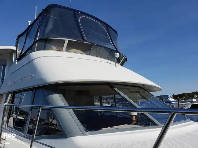 Carver 355 Aft Cabin