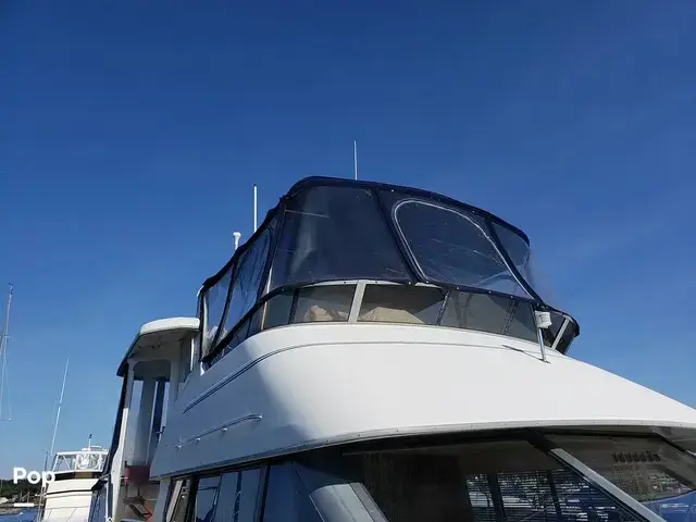 Carver 355 Aft Cabin