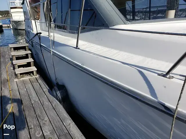 Carver 355 Aft Cabin