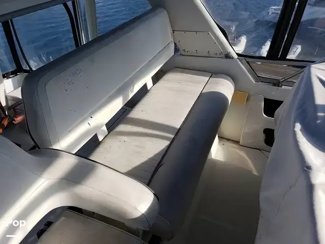 Carver 355 Aft Cabin