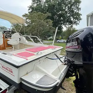 1987 Boston Whaler 22 Revenge WT