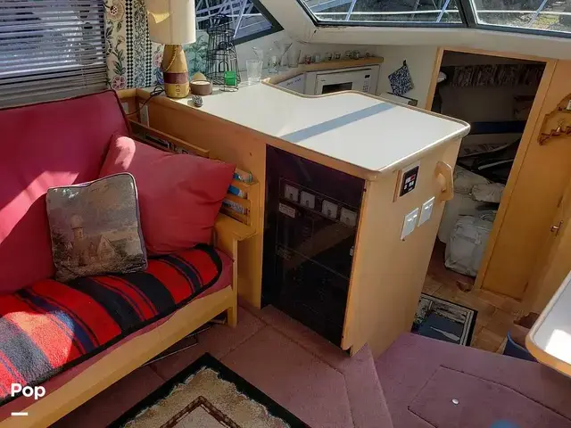 Carver 355 Aft Cabin