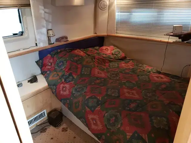 Carver 355 Aft Cabin