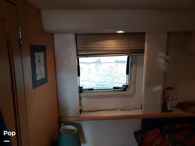 Carver 355 Aft Cabin