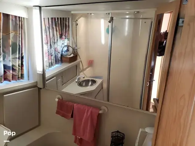 Carver 355 Aft Cabin