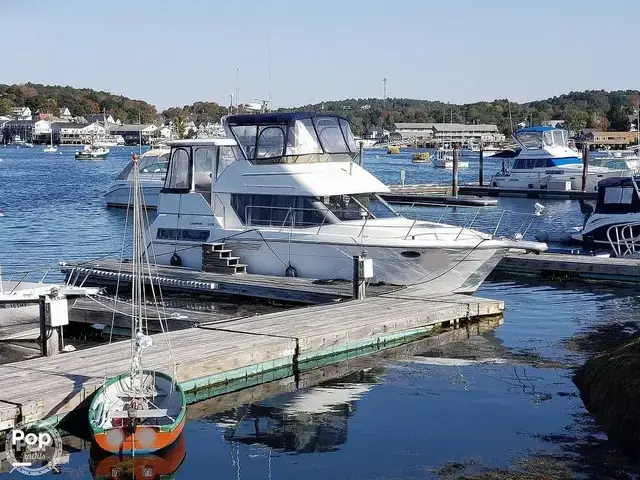 Carver 355 Aft Cabin