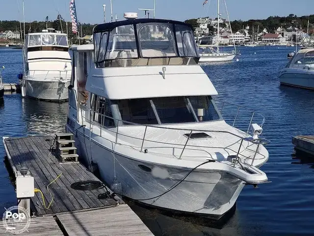 Carver 355 Aft Cabin