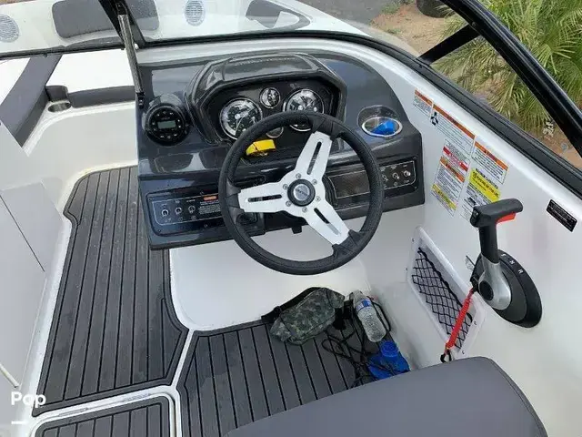 Bayliner Vr6