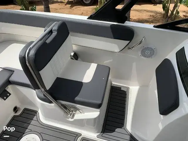 Bayliner Vr6