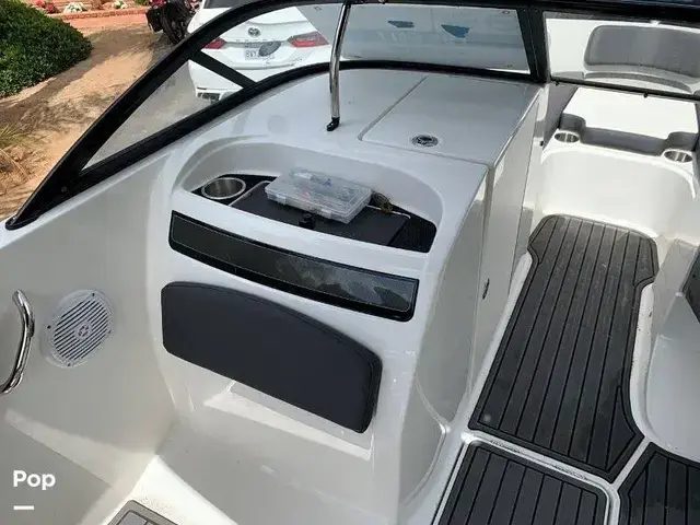 Bayliner Vr6