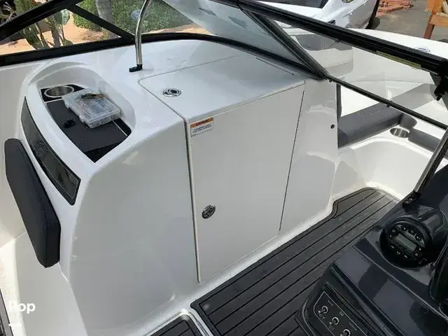 Bayliner Vr6